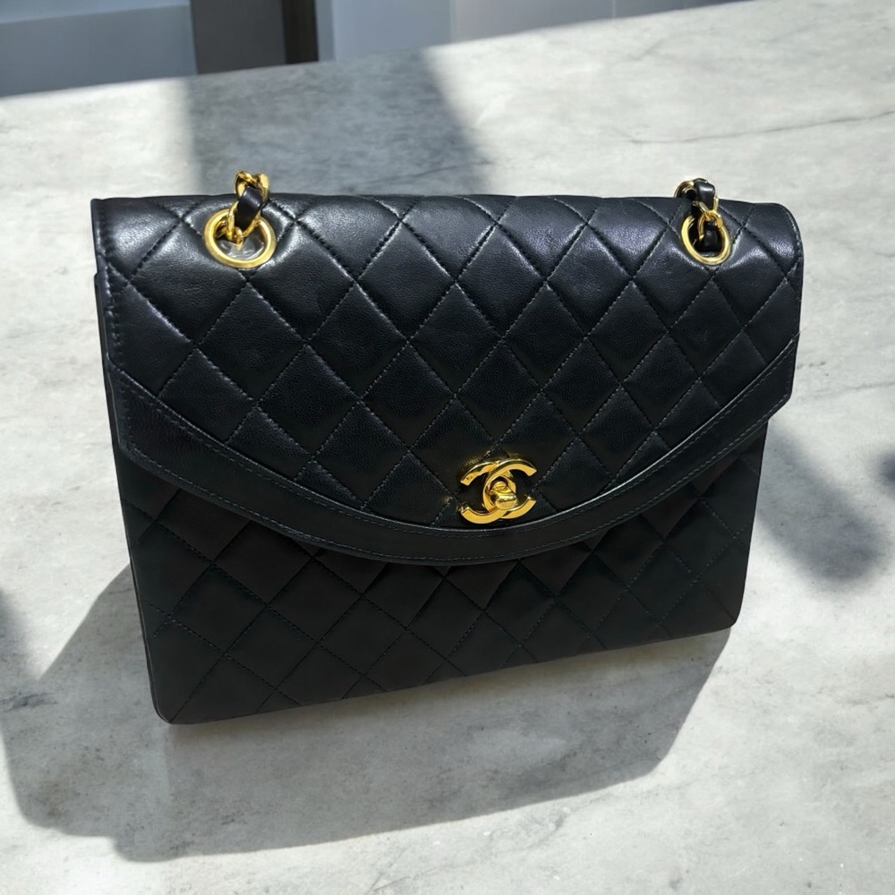 CHANEL Vintage 1986 Classic Quilted Lambskin Flap Bag Black/Red - Picture 2 of 15